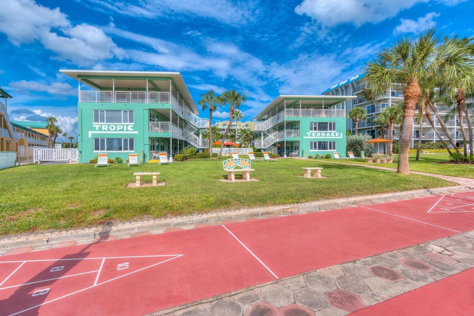 Tropic Terrace Hotel St. Pete Beach Bagian luar foto